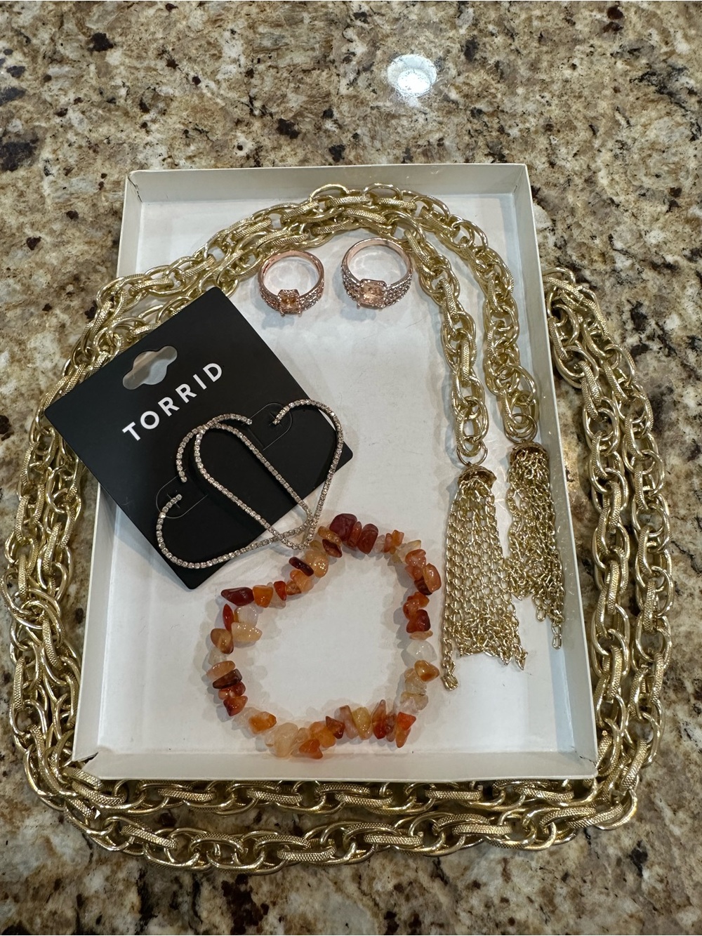 5 Piece Fashion Jewelry Bundle-heart earrings, 9.5 & 10 rings, statement chain